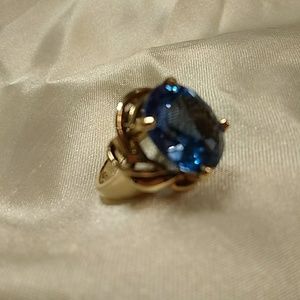 10K Huge London Blue Topaz Ring Sz 6